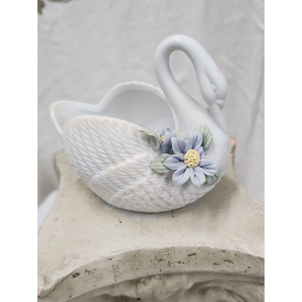 Porcelain Swan Trinket/Planter Vessel